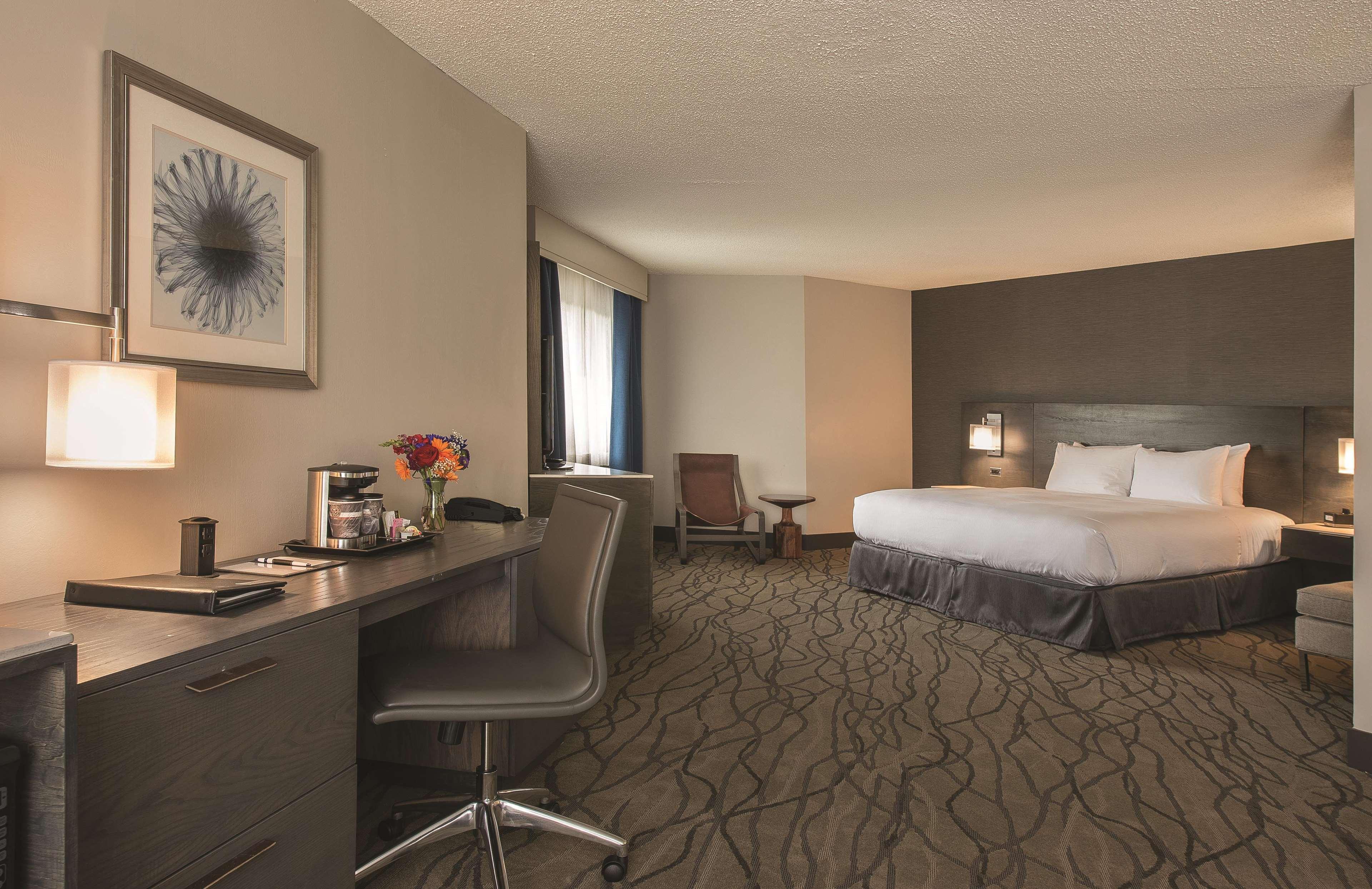Doubletree By Hilton Racine Harbourwalk Hotel Екстериор снимка