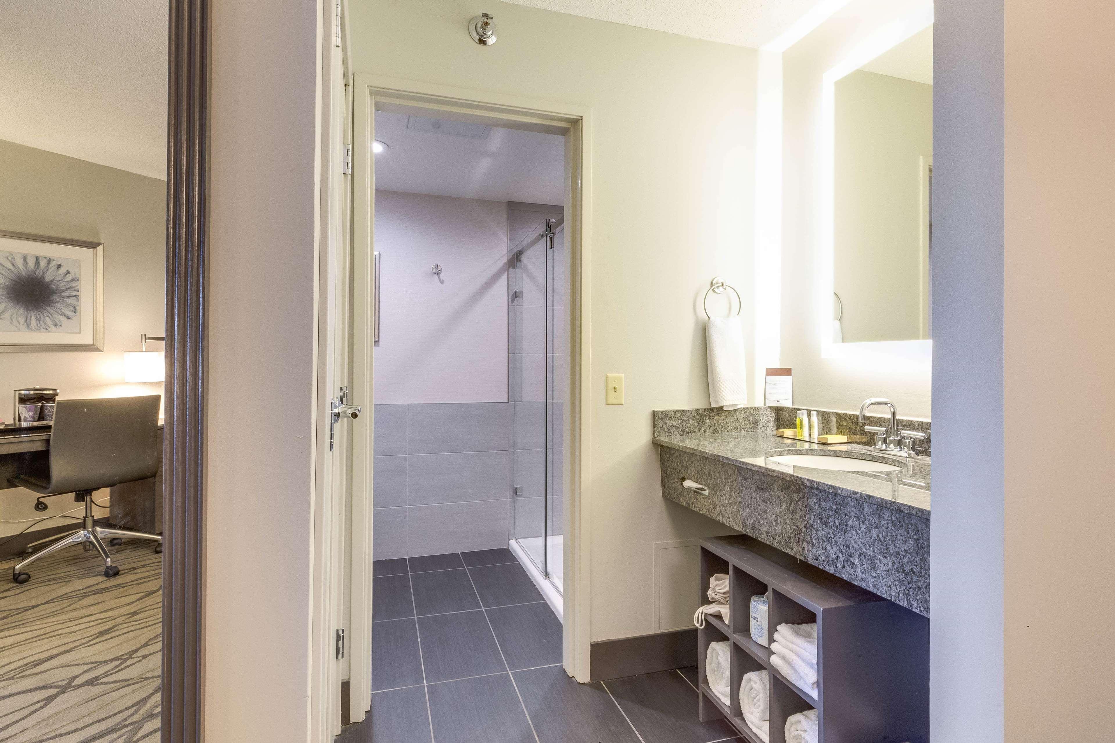 Doubletree By Hilton Racine Harbourwalk Hotel Екстериор снимка