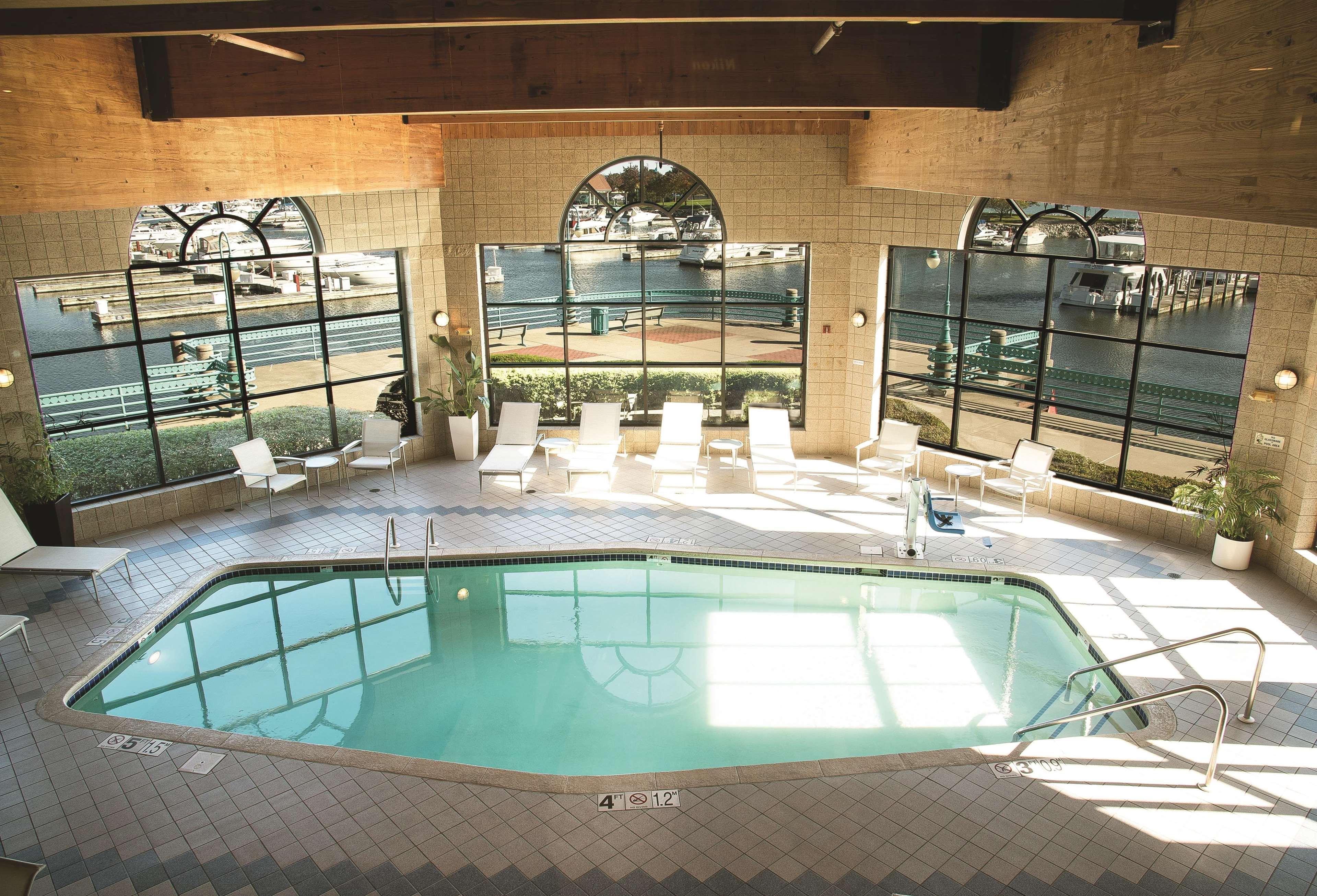 Doubletree By Hilton Racine Harbourwalk Hotel Екстериор снимка