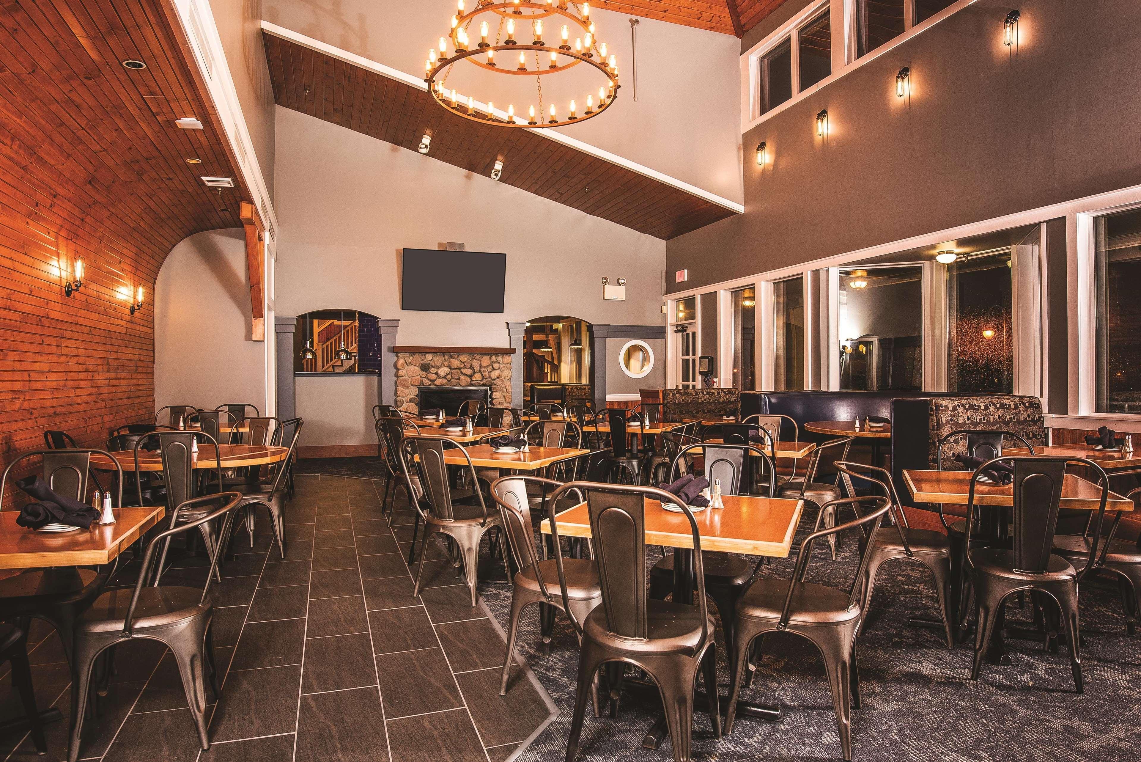 Doubletree By Hilton Racine Harbourwalk Hotel Екстериор снимка