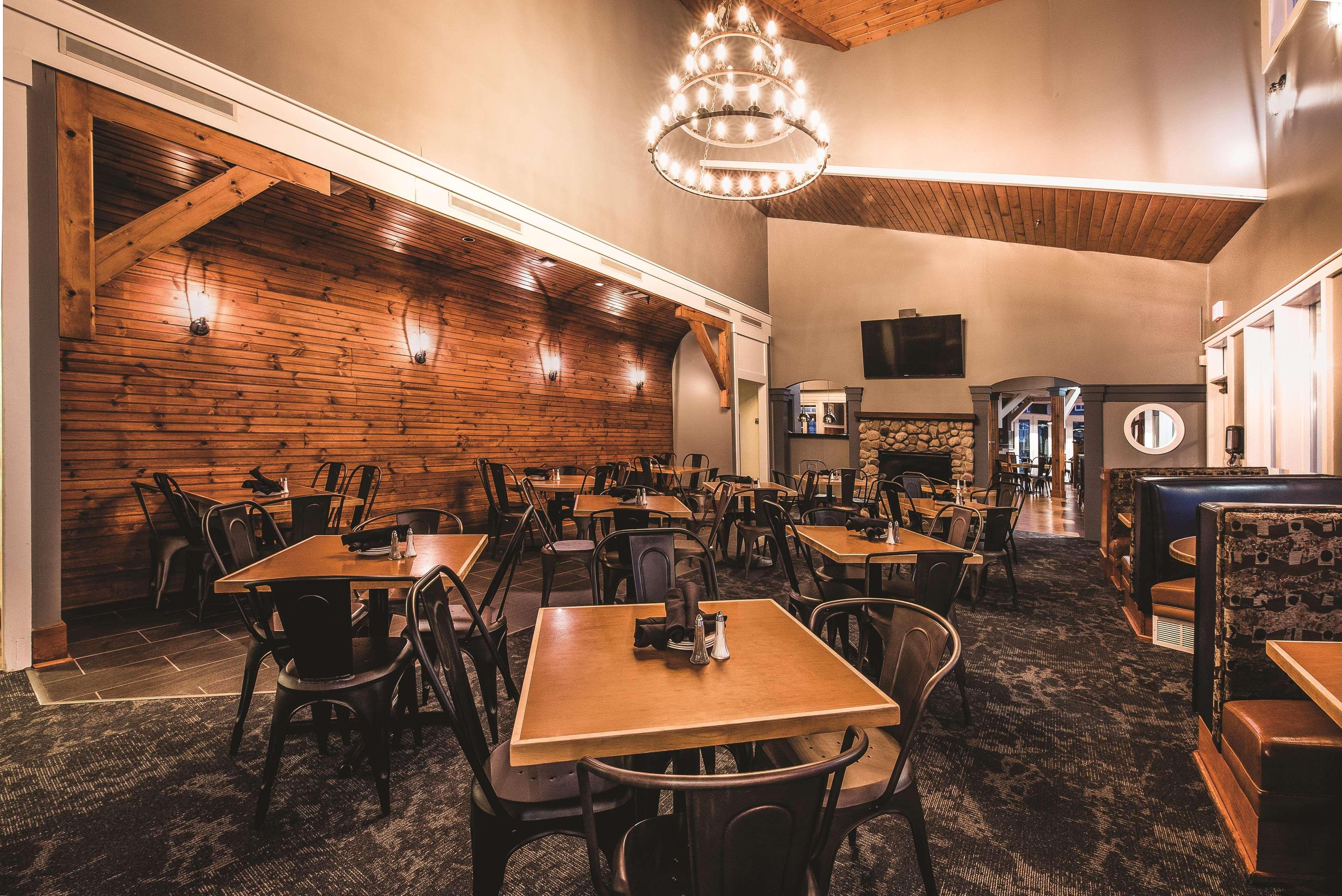 Doubletree By Hilton Racine Harbourwalk Hotel Екстериор снимка