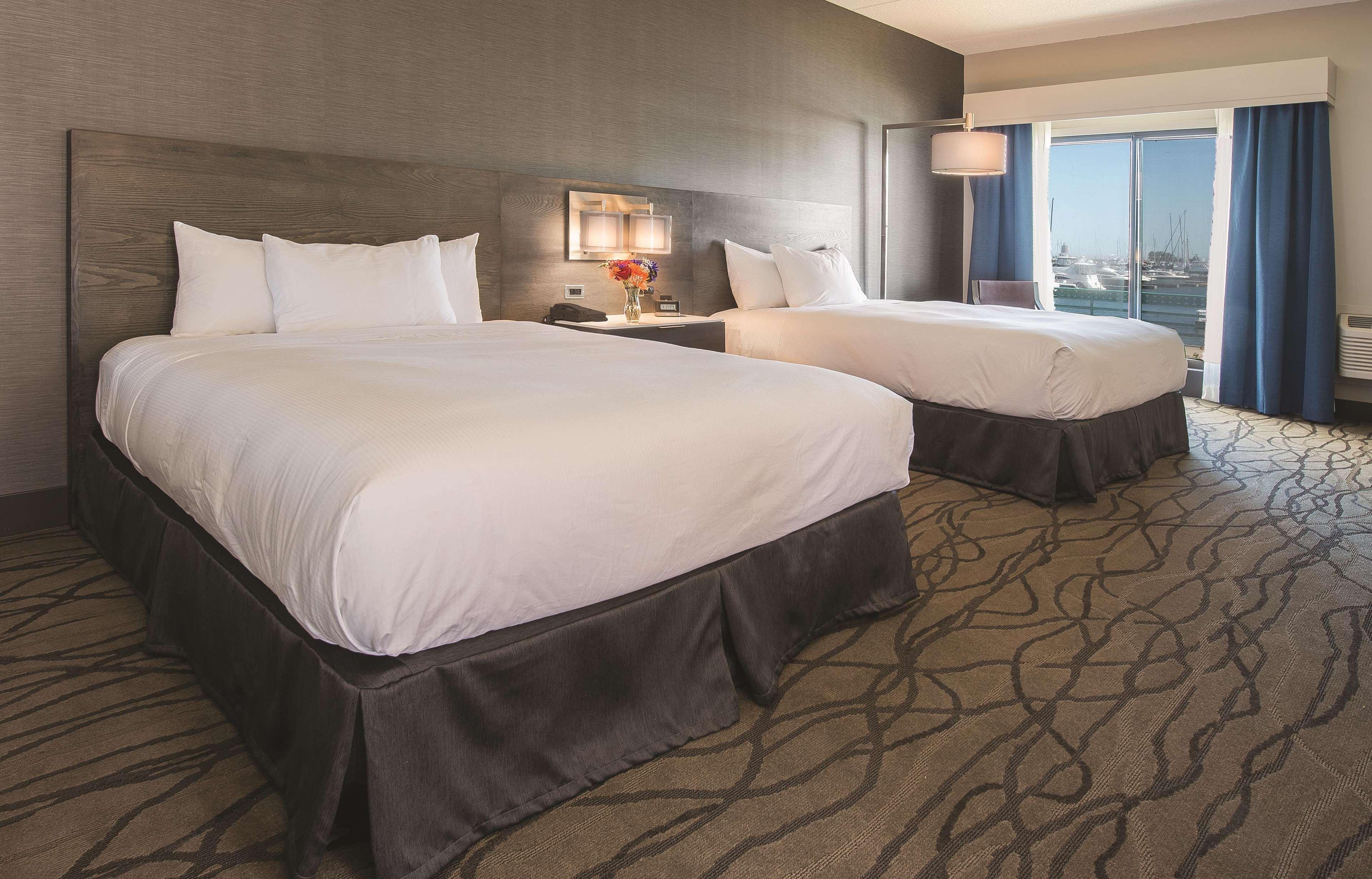 Doubletree By Hilton Racine Harbourwalk Hotel Екстериор снимка