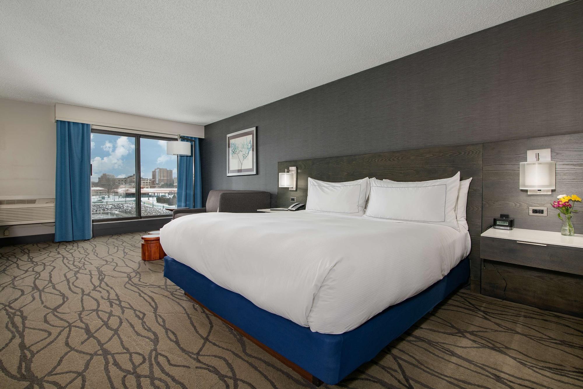 Doubletree By Hilton Racine Harbourwalk Hotel Екстериор снимка