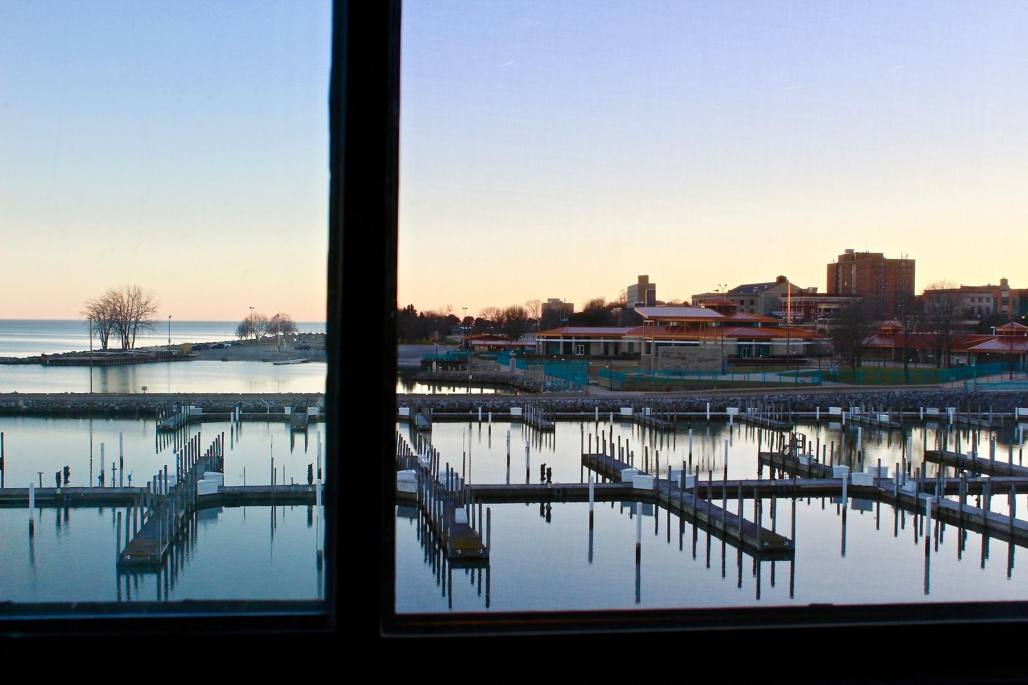 Doubletree By Hilton Racine Harbourwalk Hotel Екстериор снимка