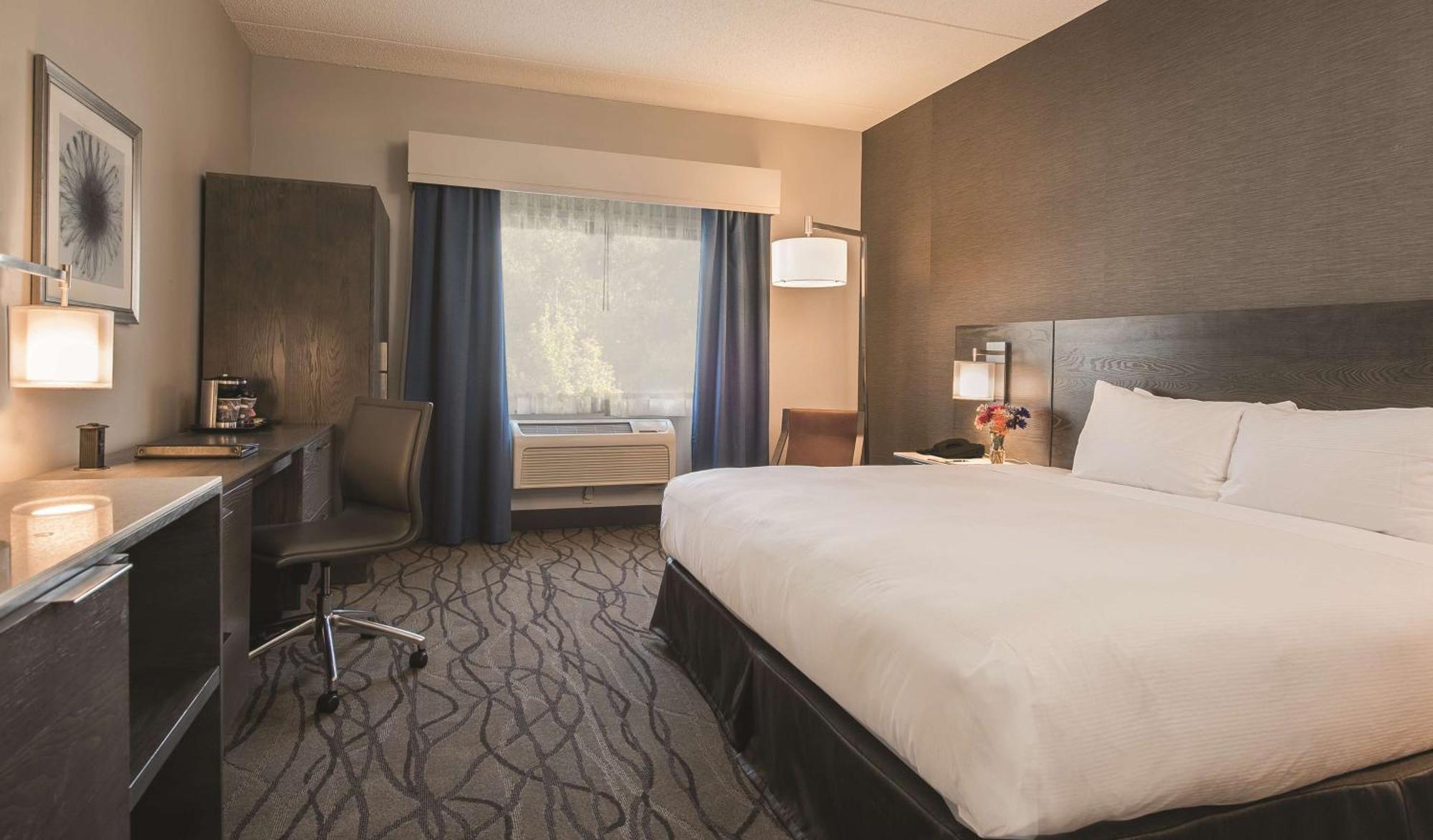 Doubletree By Hilton Racine Harbourwalk Hotel Екстериор снимка
