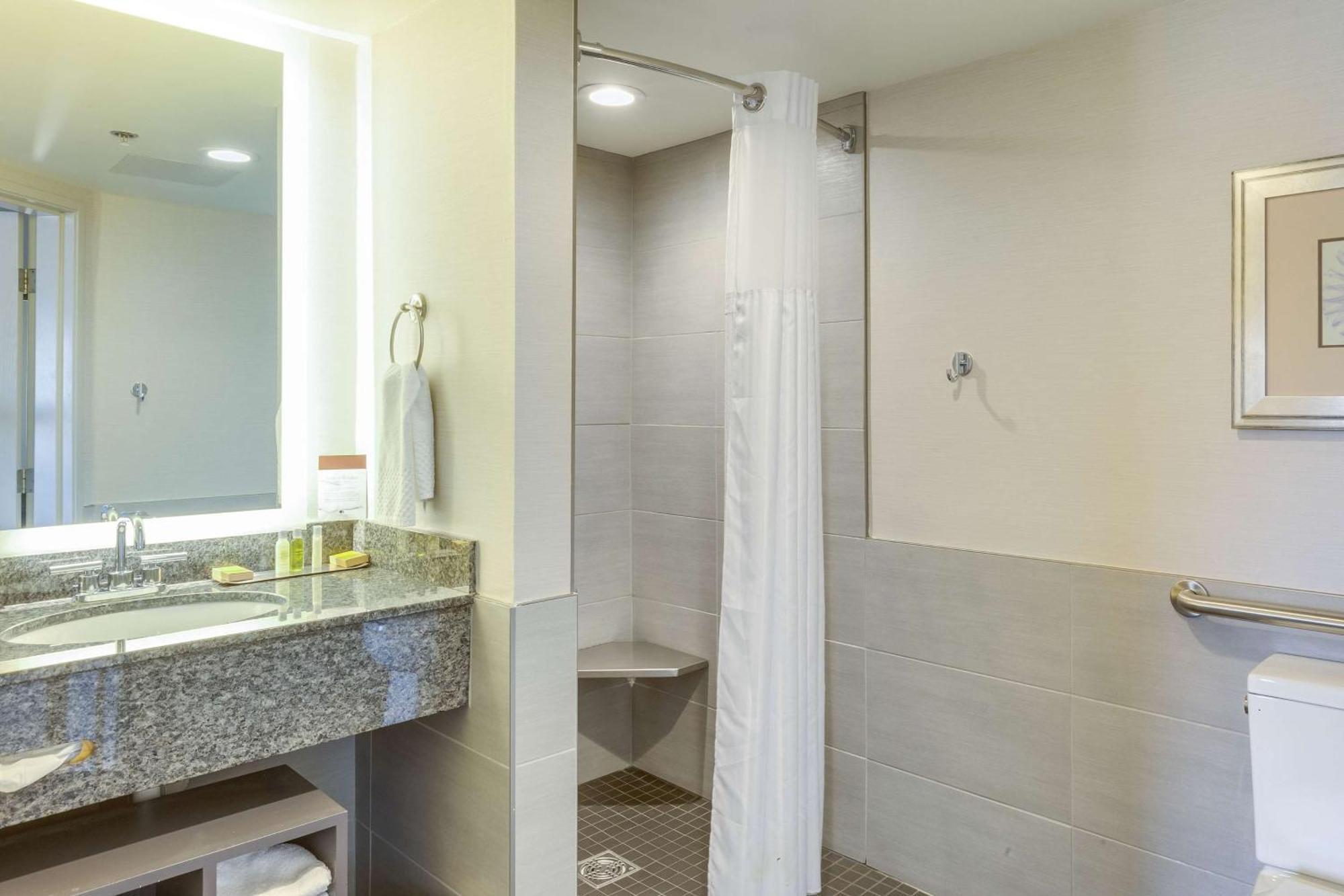 Doubletree By Hilton Racine Harbourwalk Hotel Екстериор снимка