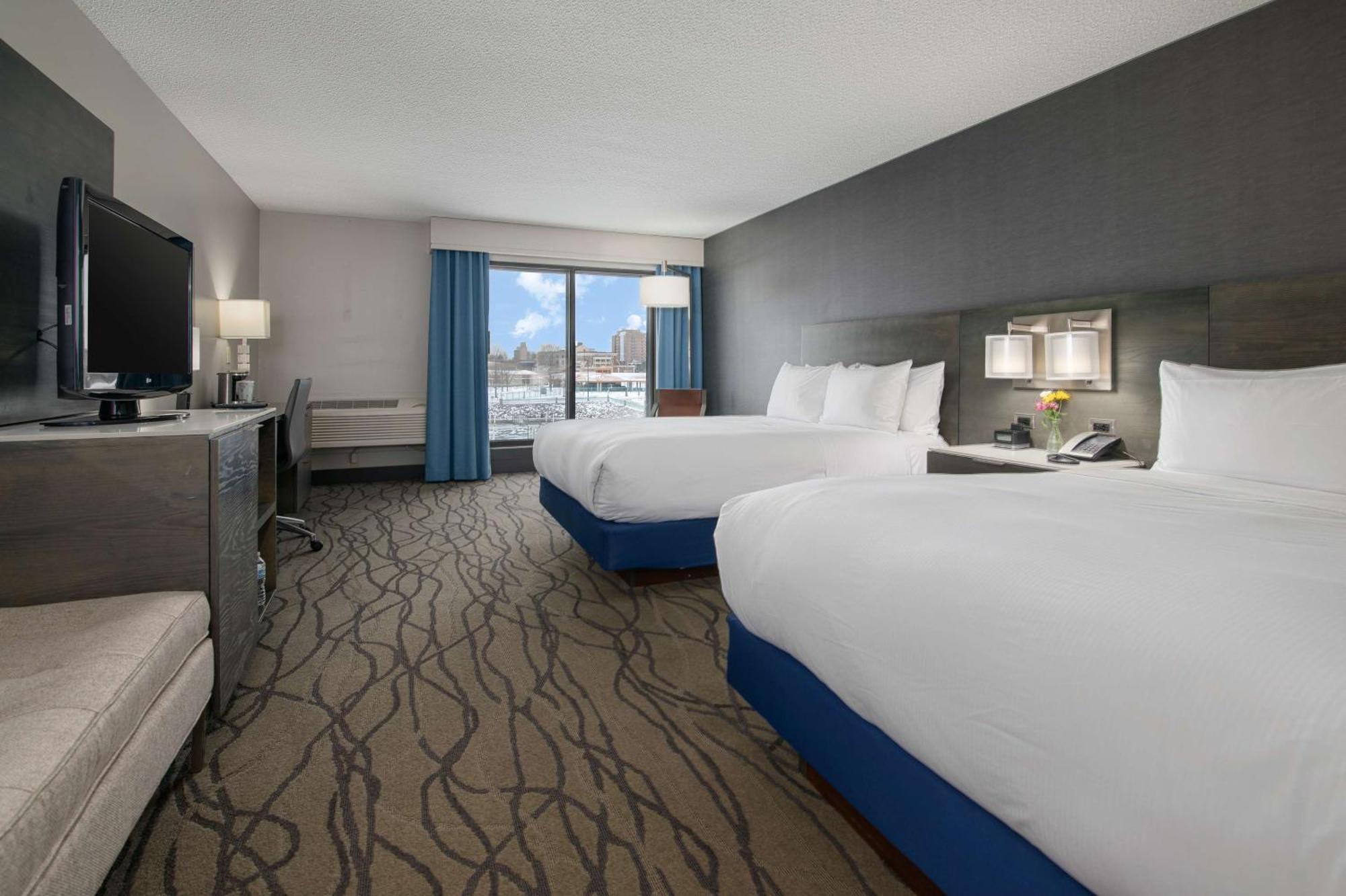 Doubletree By Hilton Racine Harbourwalk Hotel Екстериор снимка