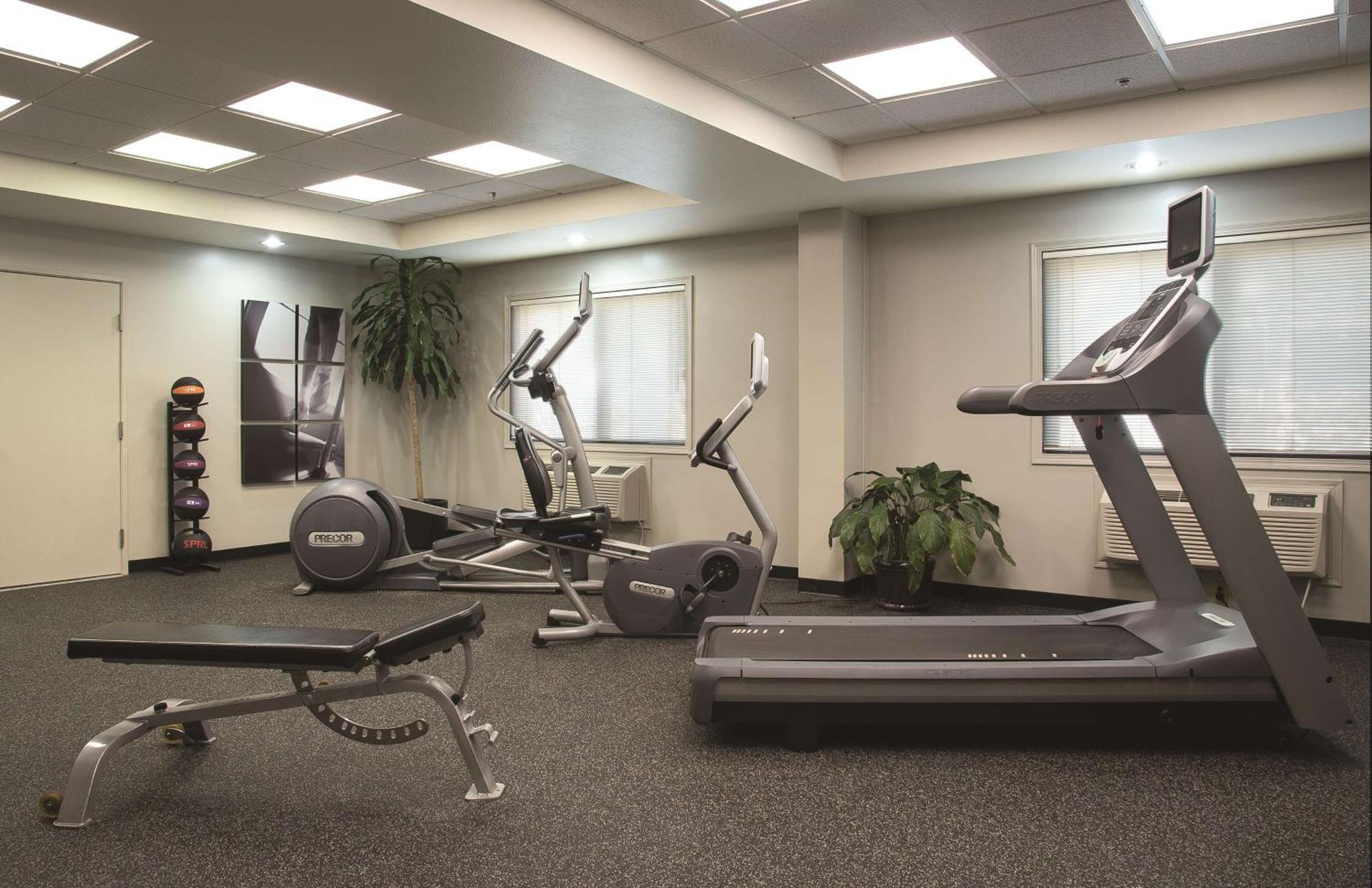 Doubletree By Hilton Racine Harbourwalk Hotel Екстериор снимка