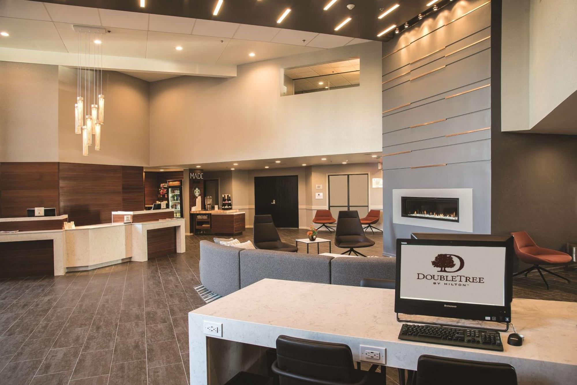 Doubletree By Hilton Racine Harbourwalk Hotel Екстериор снимка